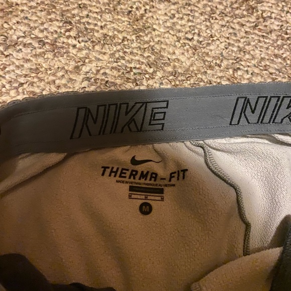 Gray Nike therma-fit sweatpants size medium - Picture 2 of 2